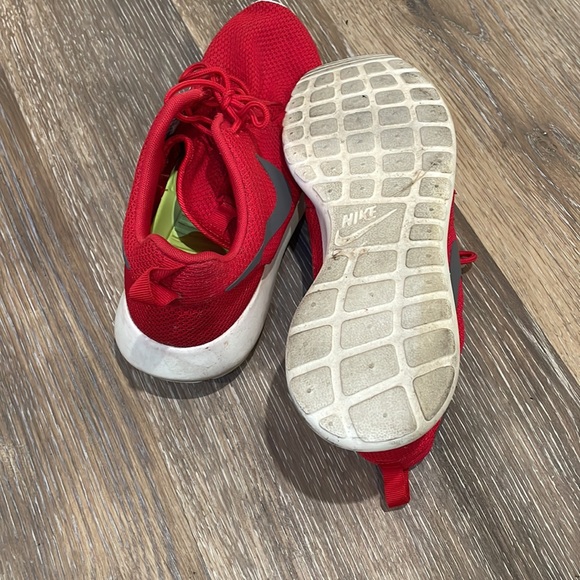 Nike Roshe - Picture 3 of 4